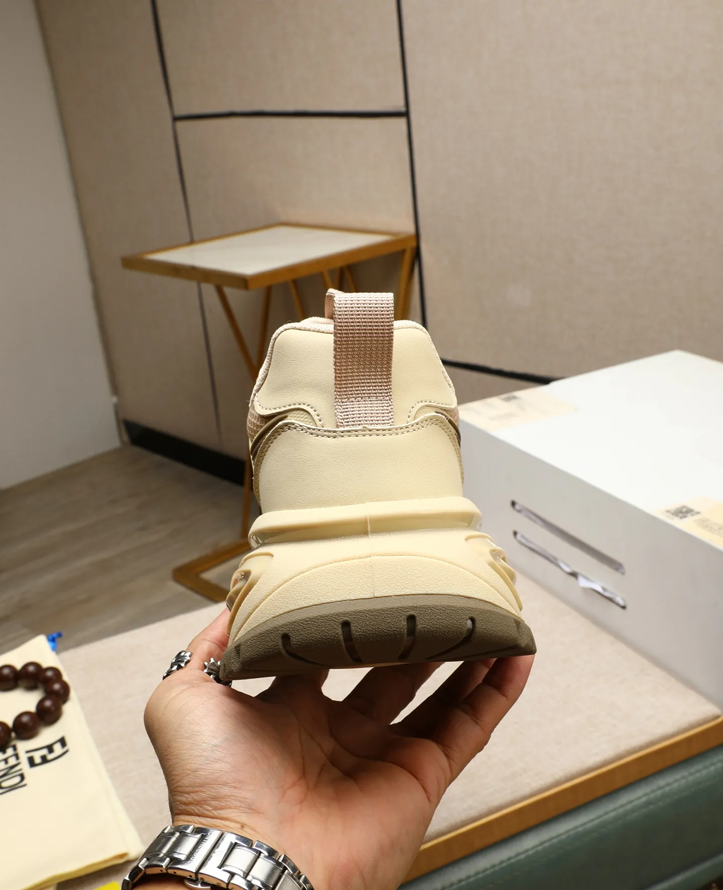Men's shoes 💰460🕷🕷[FENDI] Fendi fashionable casual men's shoes 🇨🇳Original official website 1:1 model opening, new models are available first 💯Not high-profile but avant-garde, simple About low-key and fashionable, super versatile style 🌿 Made of original cowhide ➕ Pigskin lining 🎋 The version is comfortable on the feet, so rigorous for any small place, and the workmanship is first-class 🍍38-44 Large quantities in stock